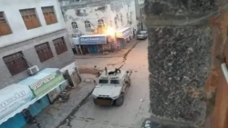اشتباكات مسلحة في عدن بين فصائل للانتقالي عقب هجوم استهدف دورية عسكرية