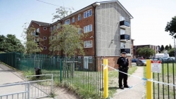 شرطة مكافحة الإرهاب تتهم رجلا بارتكاب 3 جرائم قتل في هجوم بسكين في إنجلترا