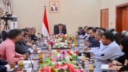 مجلس الوزراء اليمني: تهريب إيران أسلحة للحوثيين انتهاك للقوانين الدولية
