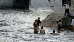 فيضانات اليمن.. كيف "تنبأ" رئيس فرنسا السابق فرانسوا ميتران بالأمطار الغزيرة؟
