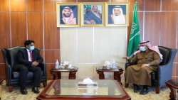 وزير الكهرباء كلشات : يناقش مع السفير السعودي الاحتياجات الملحة لقطاع الكهرباء والطاقة