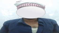 المهرة : الأمن يحيل متهماً بقتل والده وصهره إلى النيابة العامة