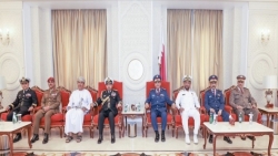 قطر وسلطنة عمان توقعان على مذكرات تفاهم في مجال التعاون العسكري