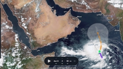 العاصفة المدارية  تتحرك باتجاه الشمال وأمطار غزيرة على سقطرى
