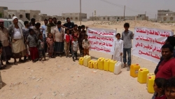المهرة .. وقفة احتجاجية في مدينة الغيضة تطالب باستكمال مشروع مياه متعثر منذ ثلاثة سنوات