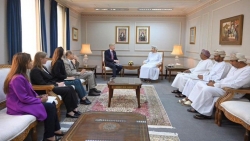 الخارجية الأمريكية : نعمل مع سلطنة عُمان وشركاء آخرين لتحقيق السلام في اليمن