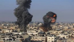 غزة .. الاحتلال يكثف قصفه على المخيمات وارتقاء عشرات الشهداء ومخاوف من انتشار الأوبئة