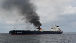 مجلة فورتشن: استهداف الحوثيين سفينة حربية أمريكية منعطف خطير للأزمة