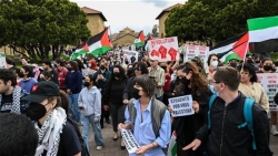 واشنطن ..رغم القمع والاعتقالات تواصل الاحتجاجات الطلابية المناصرة لفلسطين