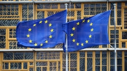 الاتحاد الأوروبي يدعو إلى تنفيذ خارطة الطريق الأممية ووقف هجمات في اليحر الأحمر