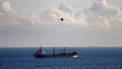 هيئة عمليات التجارة البريطانية تعلن عن انفجارين قرب سفينة تجارية قبالة سواحل عدن